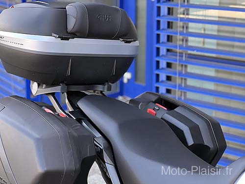 Honda NX500 Motorradvermietung Frankreich